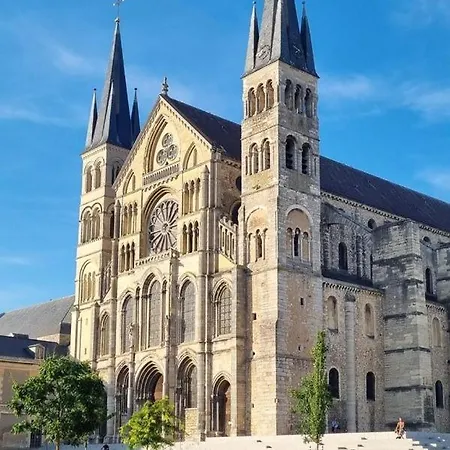 Appartement Grand T3 Avec Parking Prive, Centre & Caves A Champagne Reims